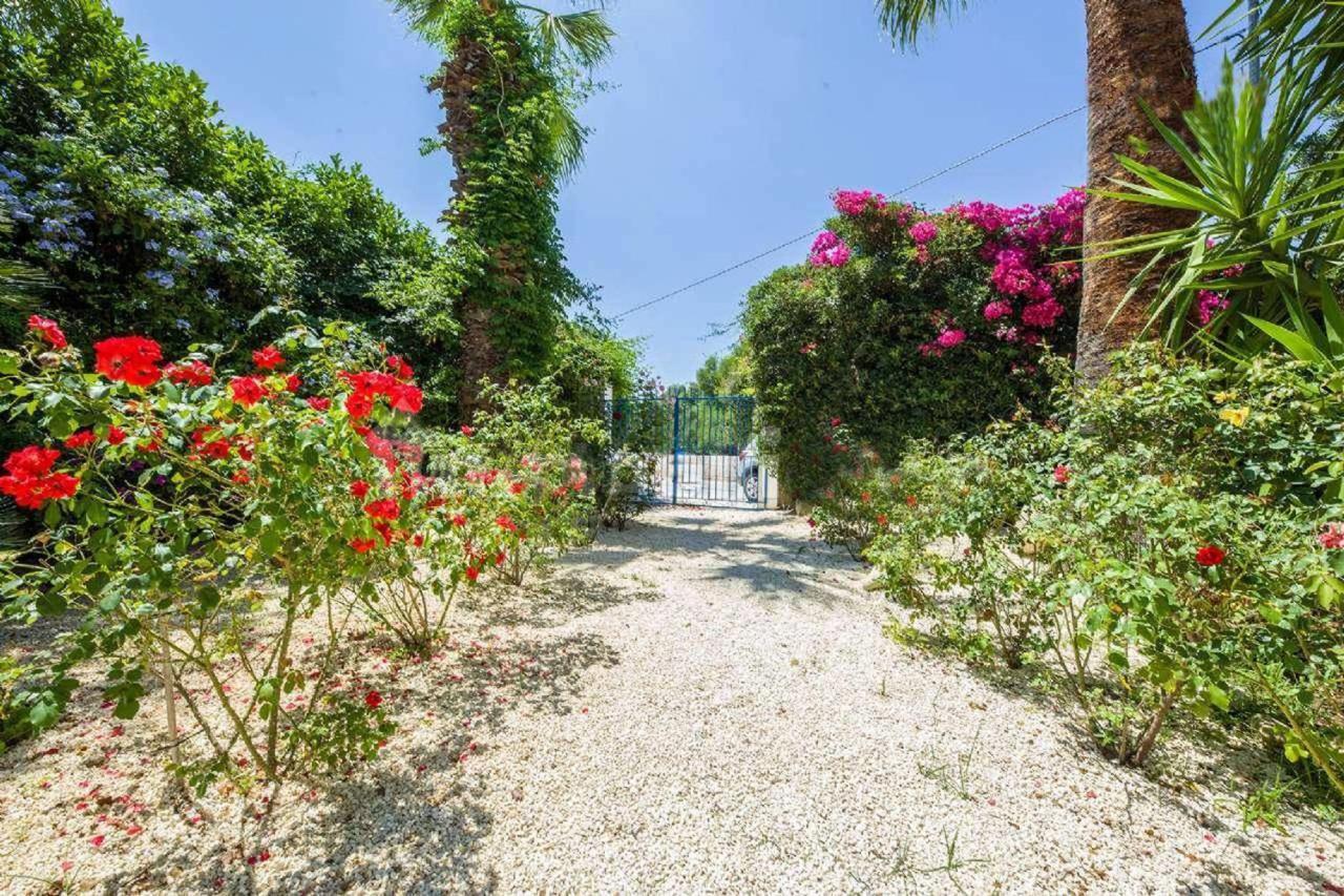 Suite House L'Isola Che Non C'E Fontane Bianche Luaran gambar