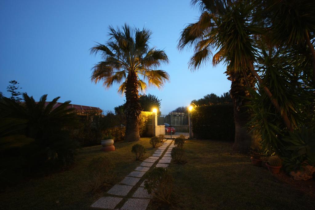 Suite House L'Isola Che Non C'E Fontane Bianche Luaran gambar