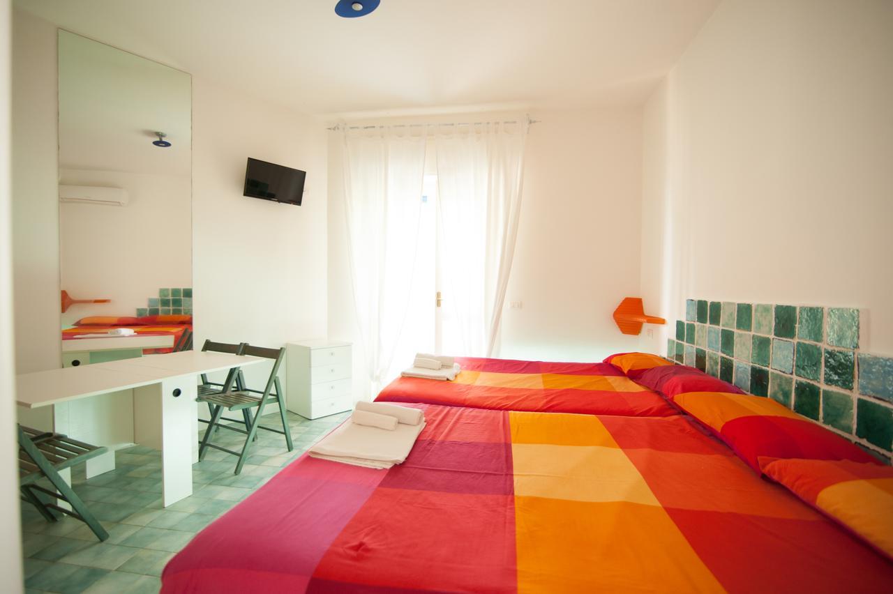 Suite House L'Isola Che Non C'E Fontane Bianche Luaran gambar