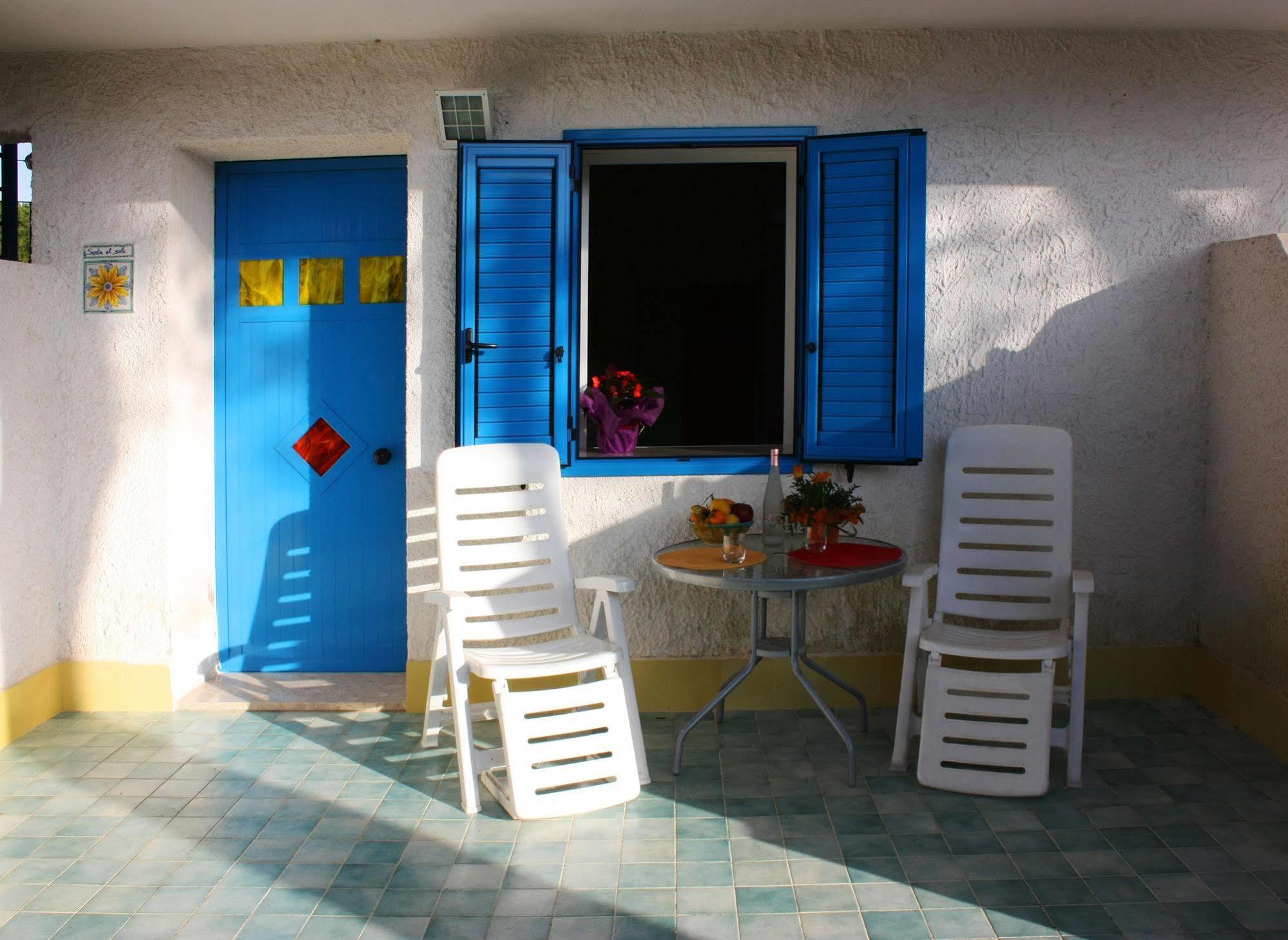 Suite House L'Isola Che Non C'E Fontane Bianche Luaran gambar