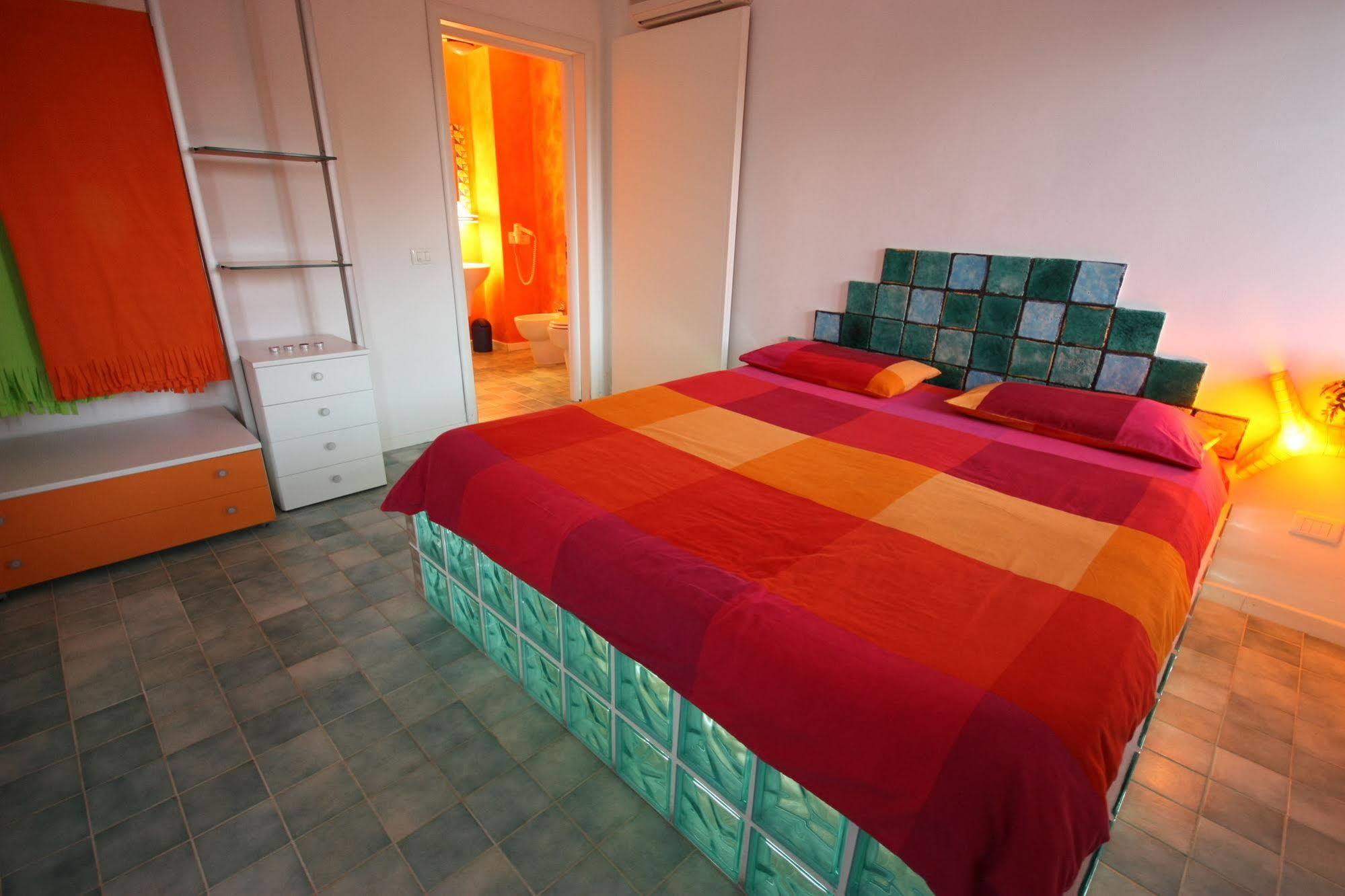 Suite House L'Isola Che Non C'E Fontane Bianche Luaran gambar