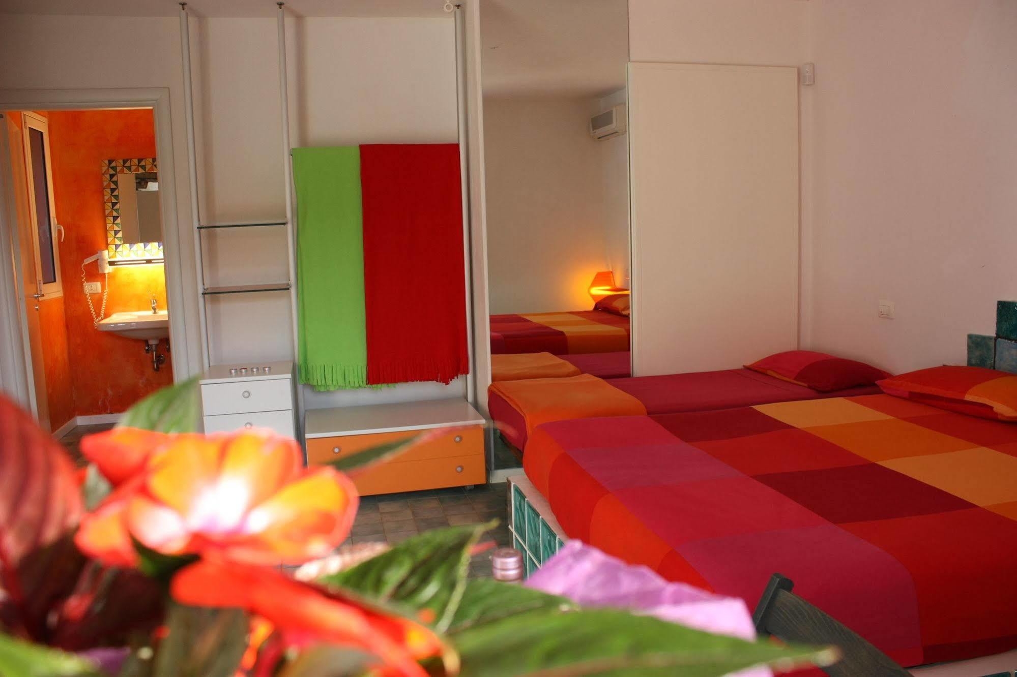 Suite House L'Isola Che Non C'E Fontane Bianche Luaran gambar