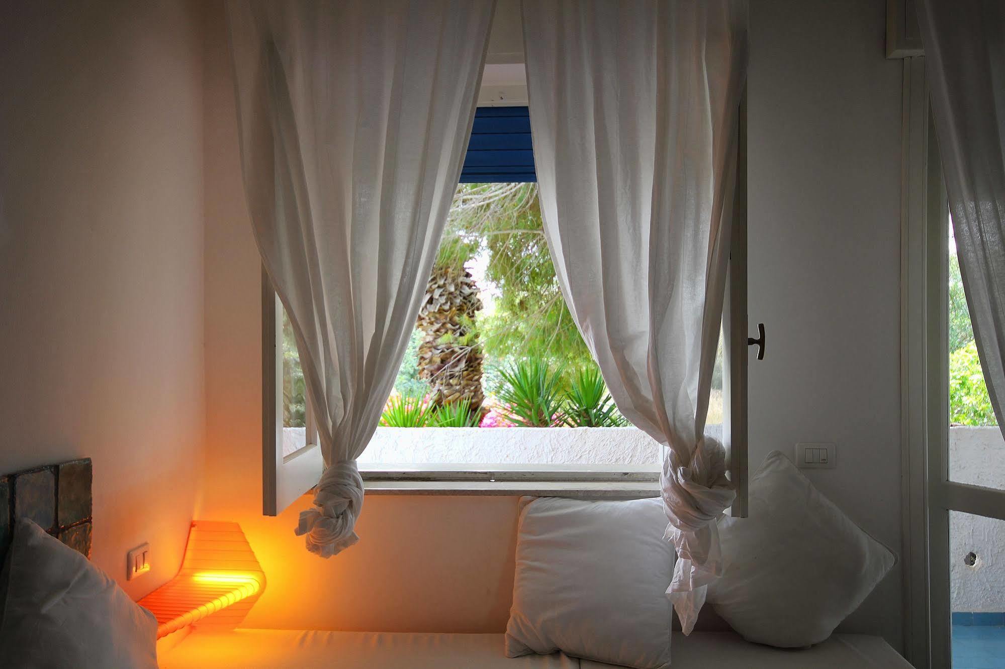 Suite House L'Isola Che Non C'E Fontane Bianche Luaran gambar