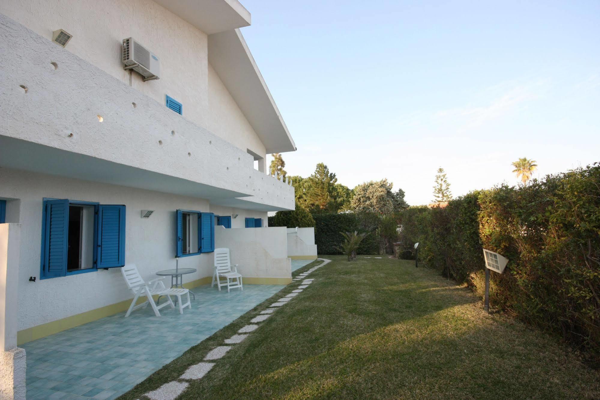 Suite House L'Isola Che Non C'E Fontane Bianche Luaran gambar