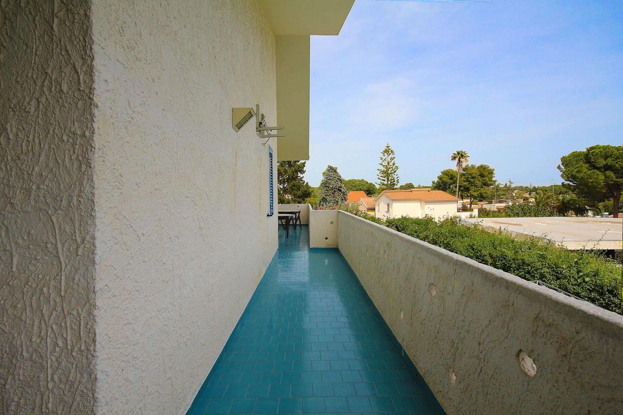 Suite House L'Isola Che Non C'E Fontane Bianche Luaran gambar